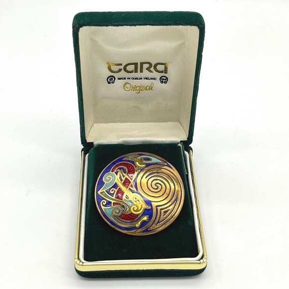 Tara of Dublin Jewelry - Tara Dublin Ireland Vintage Celtic Revival Gold Tone Round Brooch